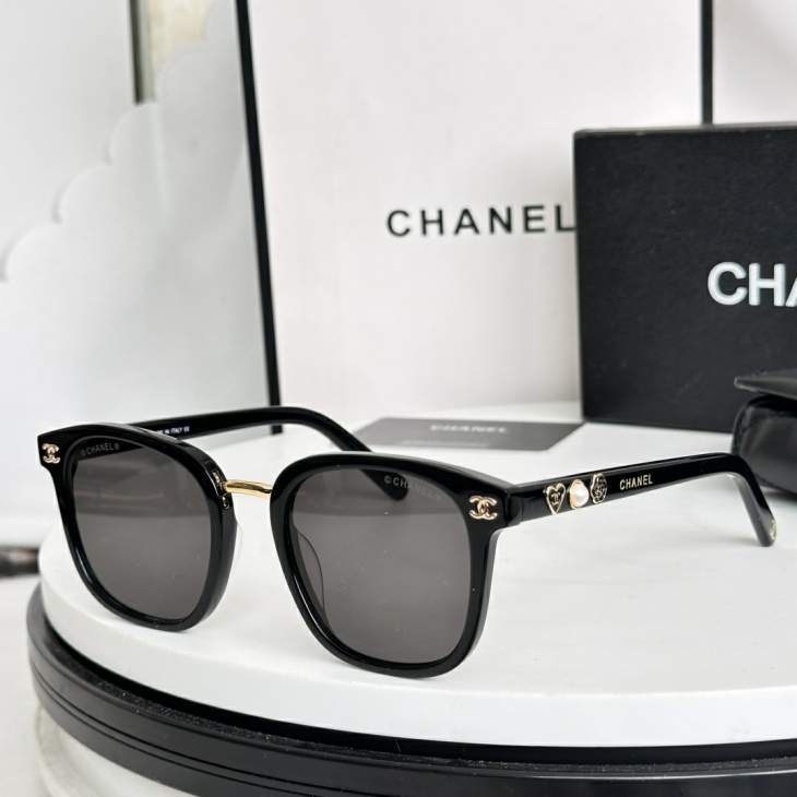 Picture of Chanel Sunglasses _SKUfw77894413fw